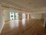 Offices to let in GROSSE TOUR