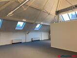 Offices to let in LES ECURIES B3+1