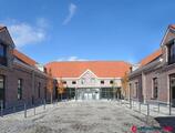 Offices to let in LES ECURIES B3+1