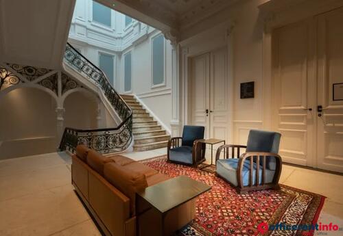 Offices to let in Ampla House