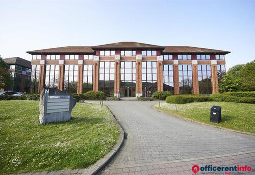 Offices to let in WATERLOO OFFICE PARK  P +1G