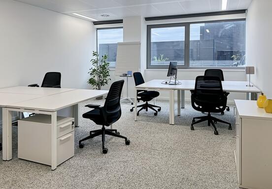 Accelerate your business growth with tailored support at Regus Axis Parc