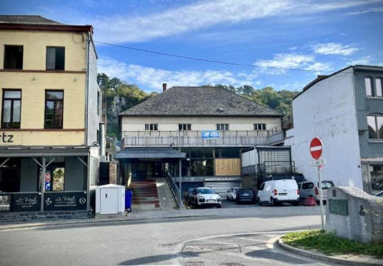 Dinant revamps former supermarket into economic hub: modern & flexible office spaces now available